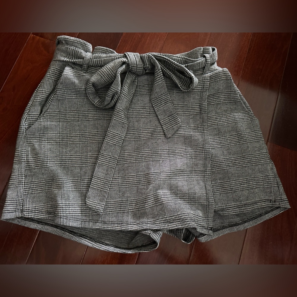 Iris Gray Women's Black Plaid Belted Pockets Skorts Size M NWOT